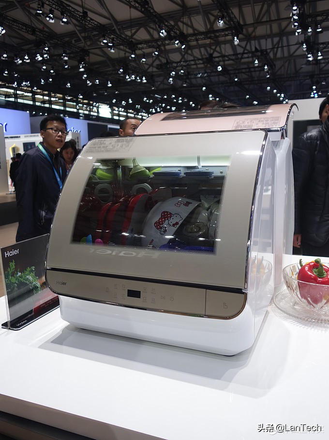 暴走两万步！海量图片带你游览2017年AWE家电展