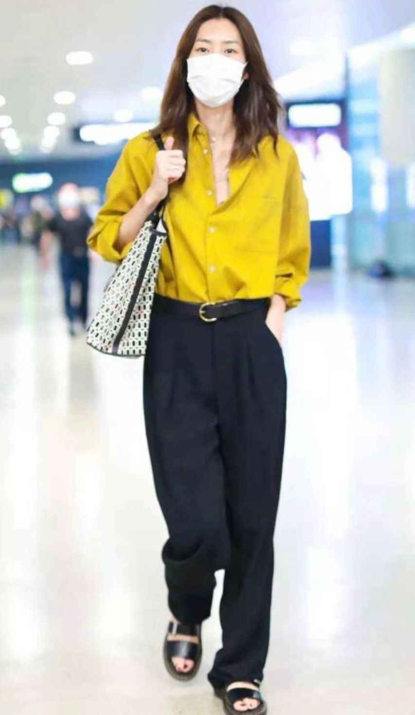 刘雯穿红裤子的搭配,刘雯穿什么样的裤子好看