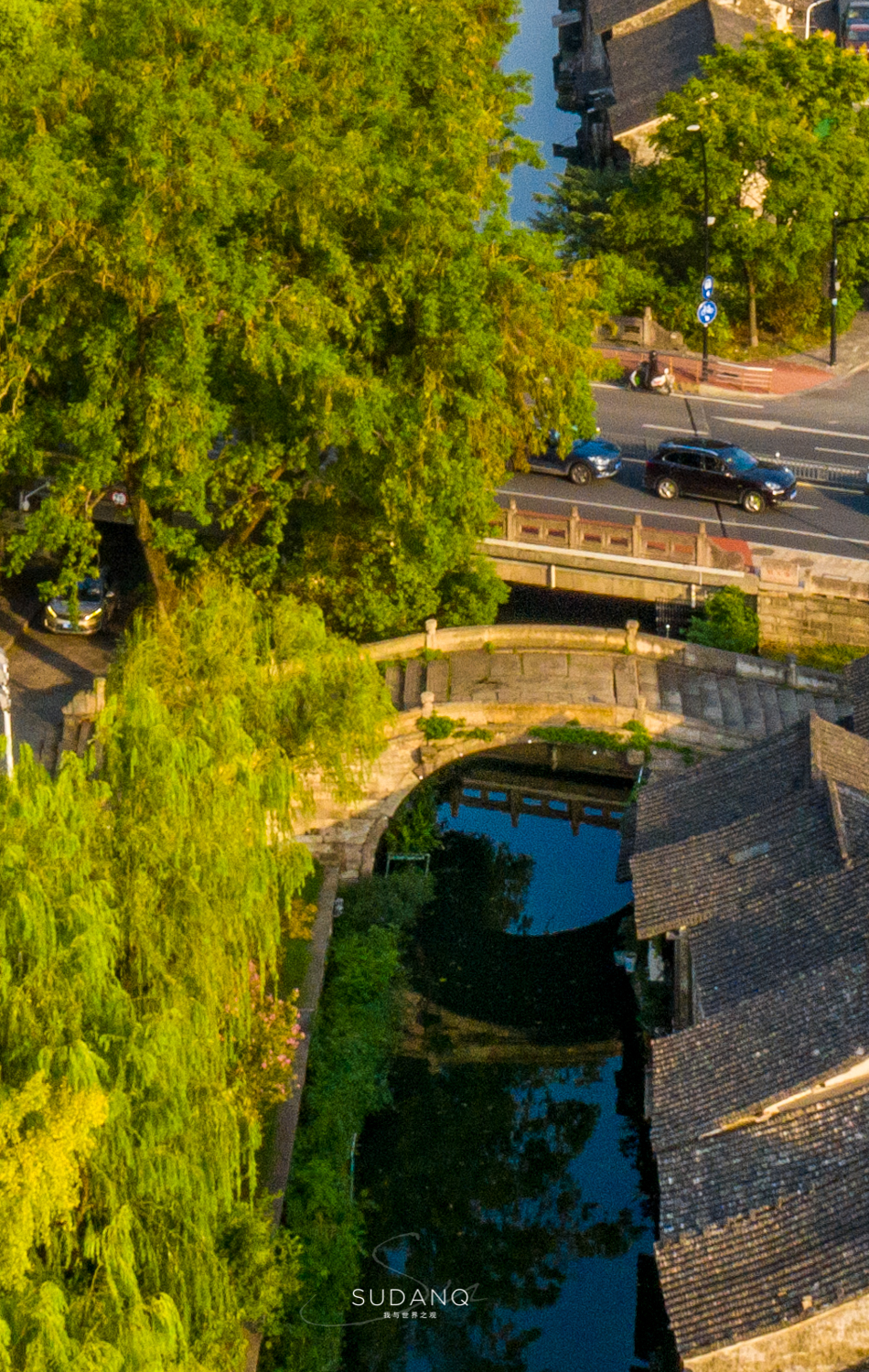 这条老街既有蜀都味也有国际范,浙江江南古街