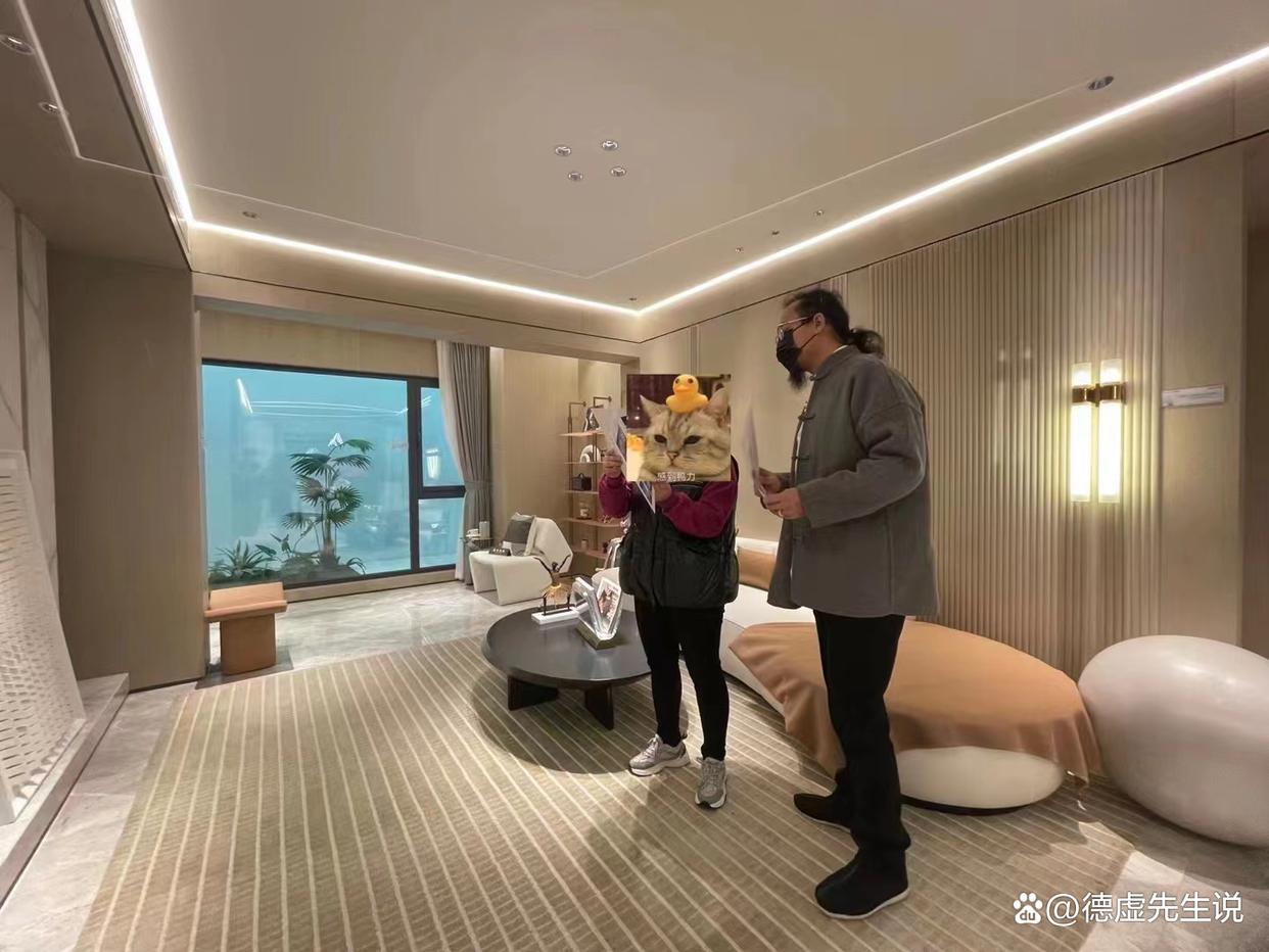 坐北朝南的房子大门在东北好吗,东北朝向的房子门口是马路