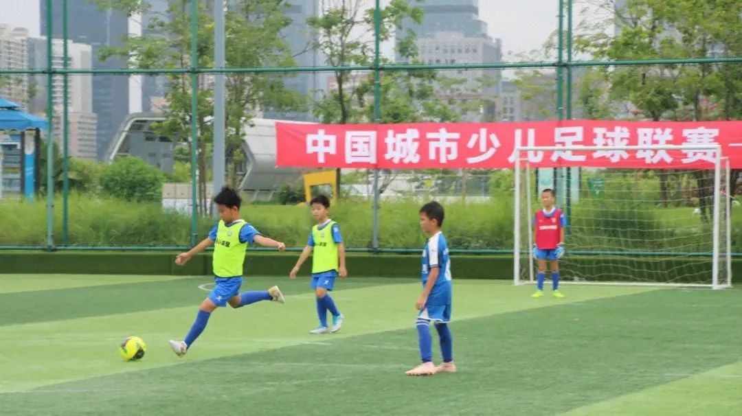 宝安足球公益课,深圳市龙岗区青少年足球培训班