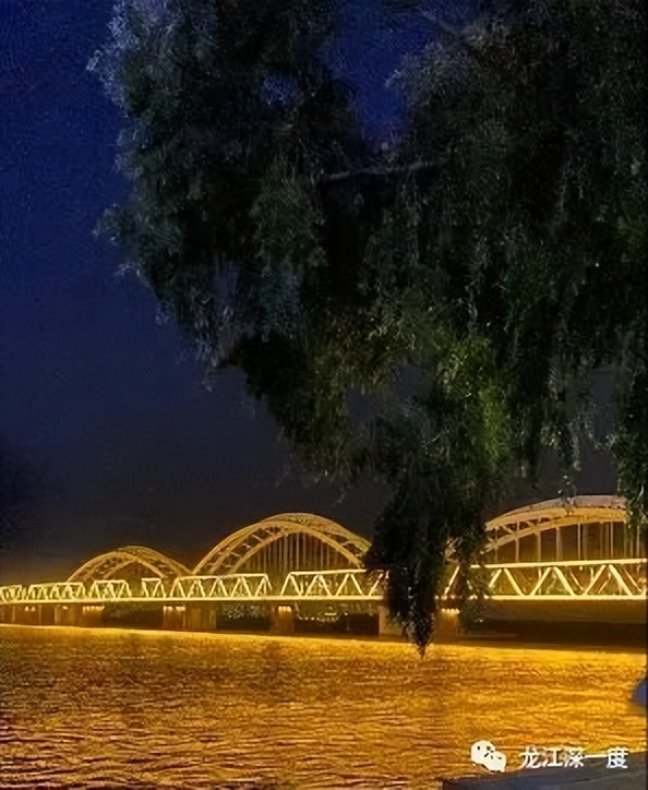 夜幕下哈尔滨美丽的松花江畔,夜幕下的哈尔滨松花江