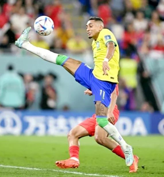 巴西4-1韩国队桑巴舞图片,桑巴军团太极虎