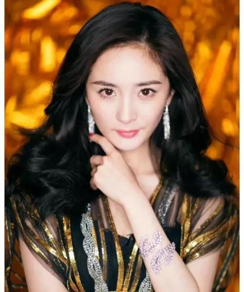 杨幂十年蜕变之路,杨幂翻身资本