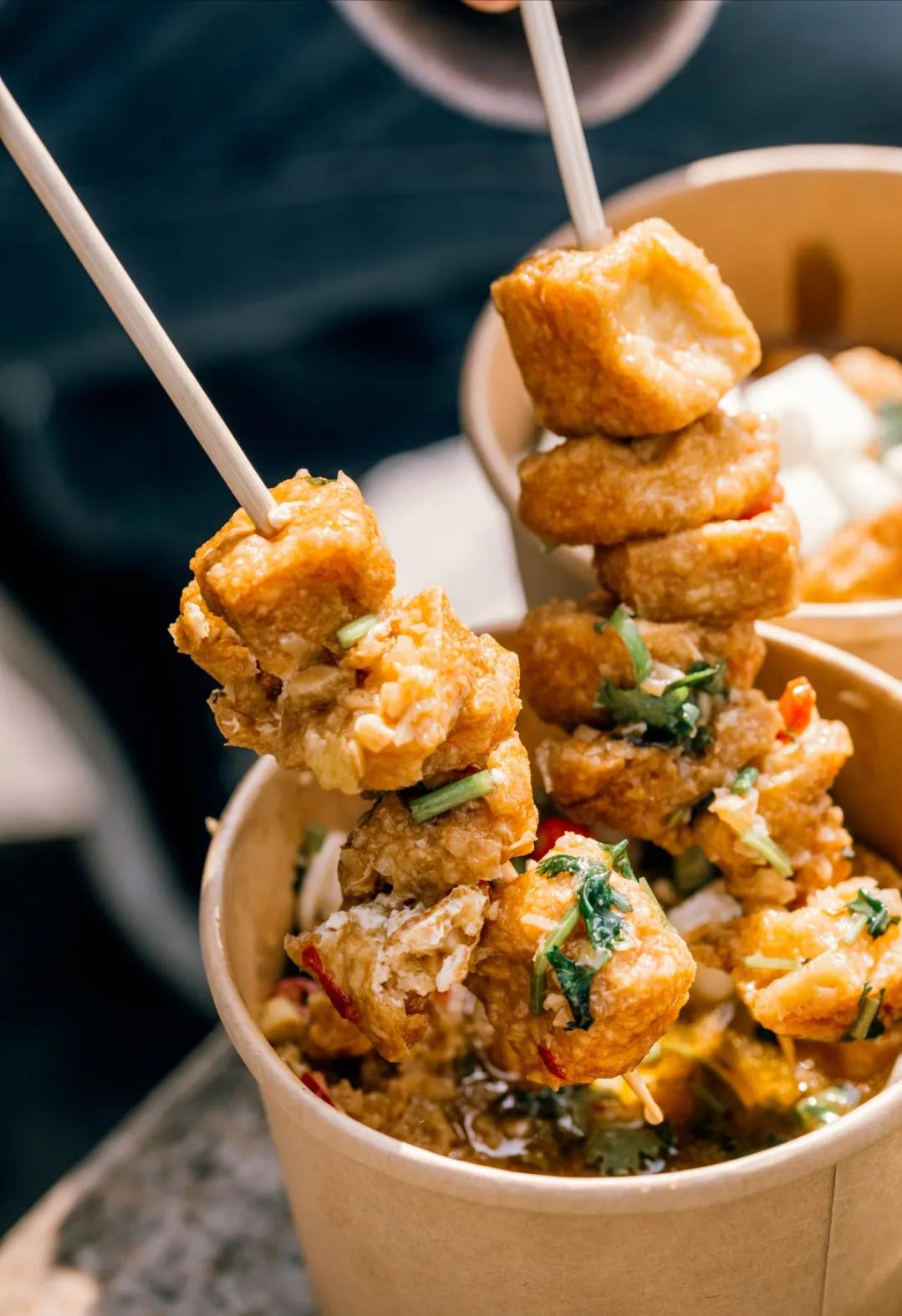 臭豆腐摊收入,臭豆腐摊能赚大钱吗