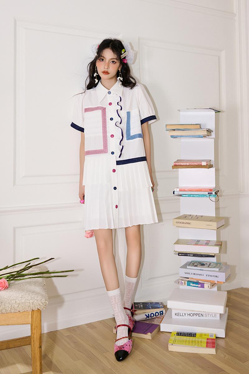 早春就要穿亮色系的,这个春天这样穿更好看时尚又减龄