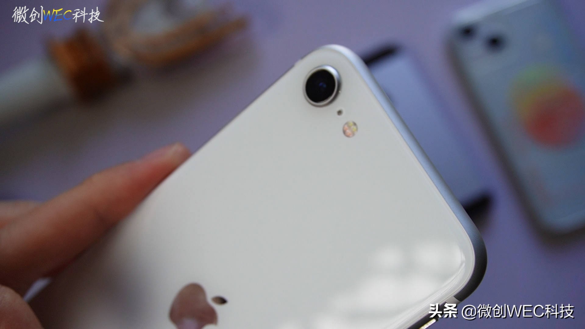 iphonese2现在还值得买吗,iphonese2用了几年很卡