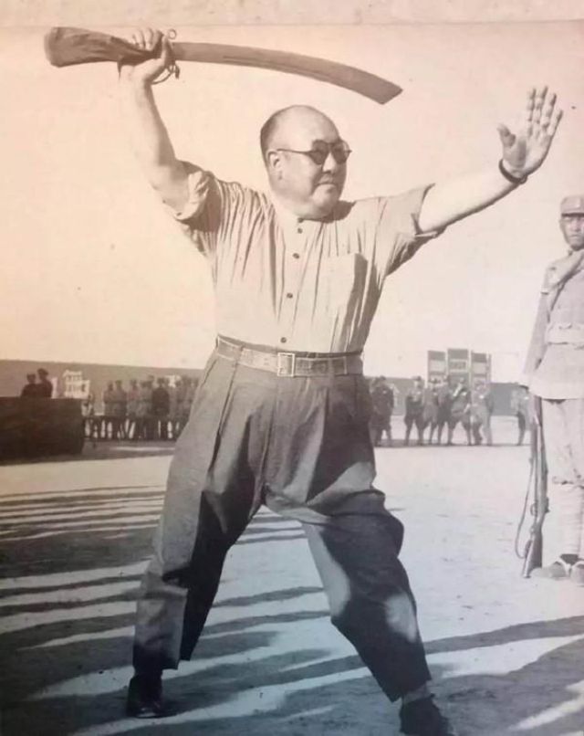 1947年，开国中将聂凤智抓到一个国军军长，陈毅元帅却下令放人