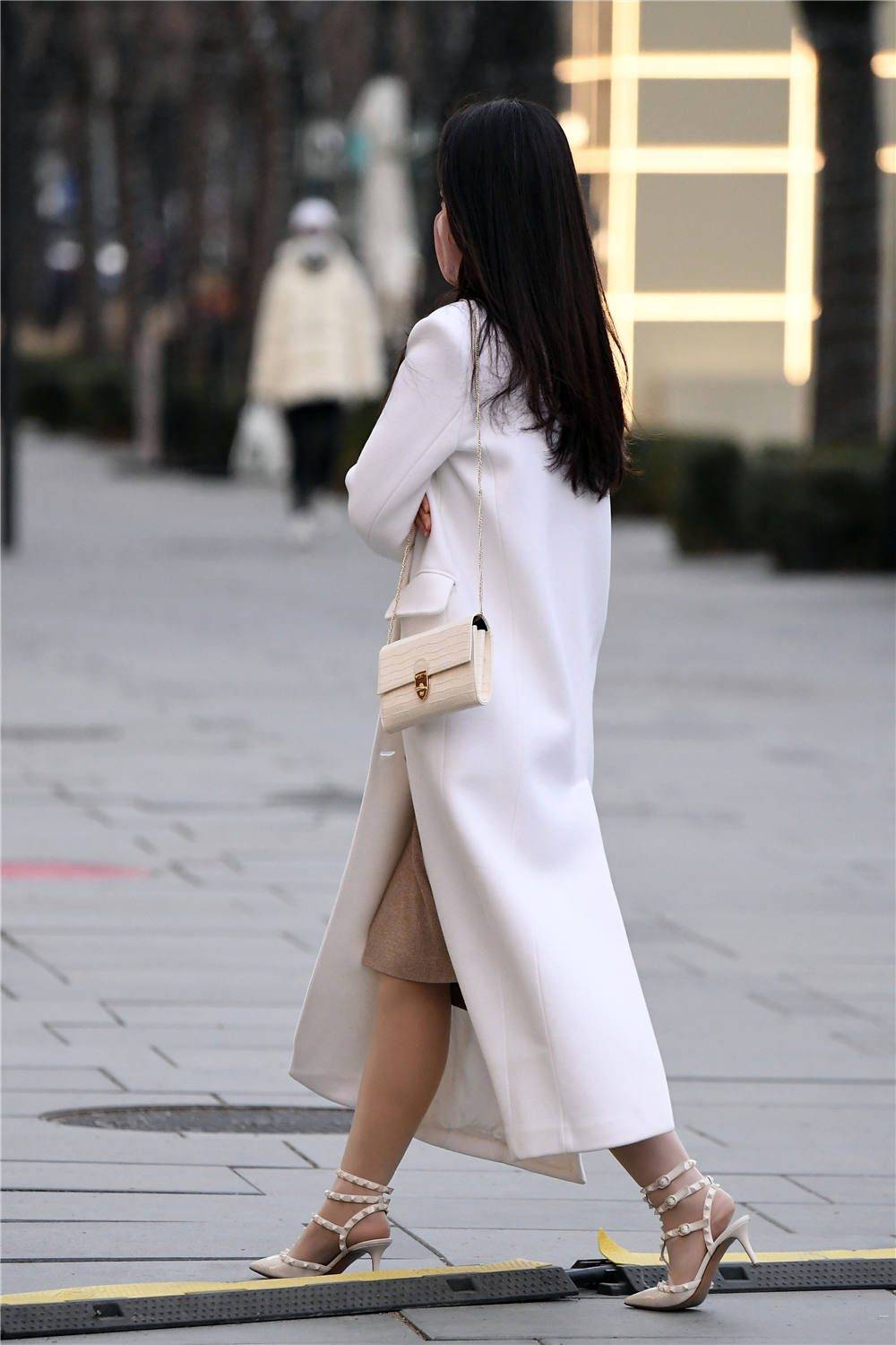 气质平底尖头鞋秋冬搭配大衣,中跟圆头单鞋搭配毛呢外套