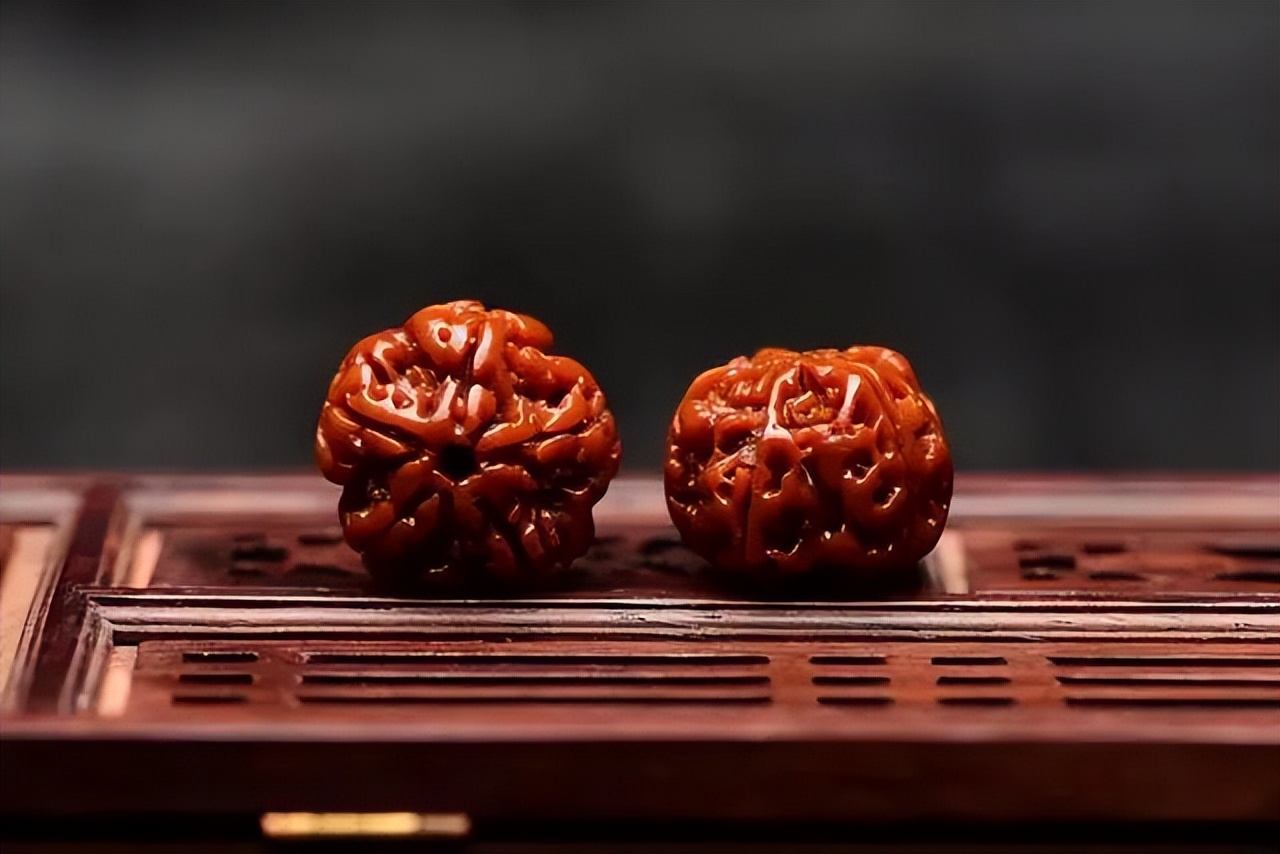 牢记这8个字，让你的金刚菩提轻松玩出“牛筋红”