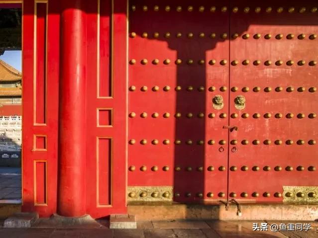 开门见坟的寓意,门前远处有坟是什么兆头