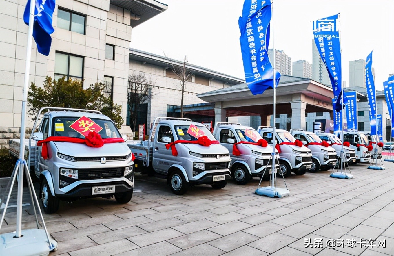 吉利汽车的转型成功案例视频,逆势上扬新能源汽车进入高光时刻