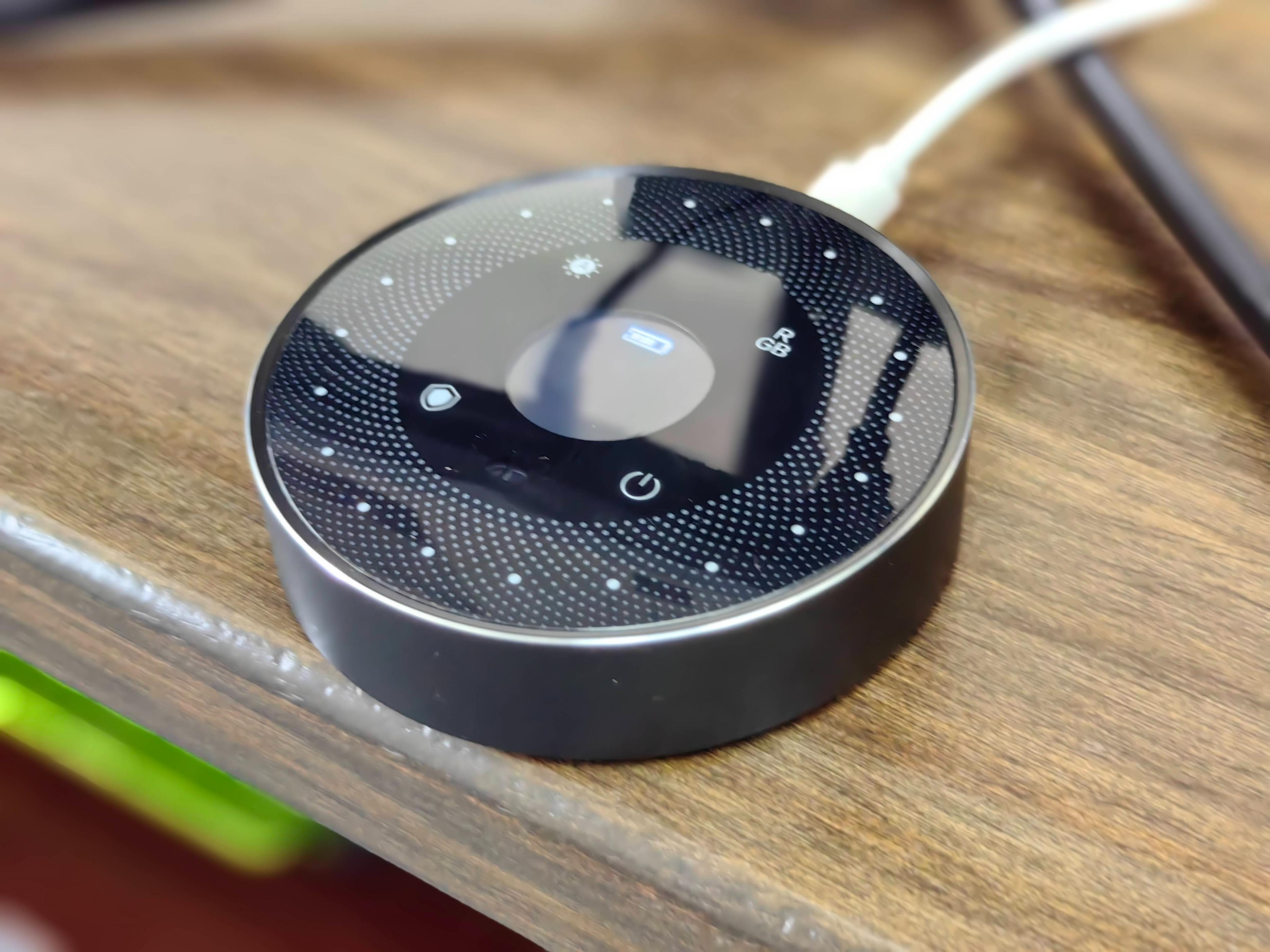 长时间熬夜使用电脑桌面补光，蓝光辐射问题，是时候重视起来了。