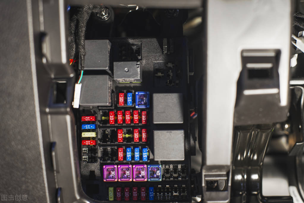 雨刷不喷水了怎么回事,雨刷不工作了怎么回事