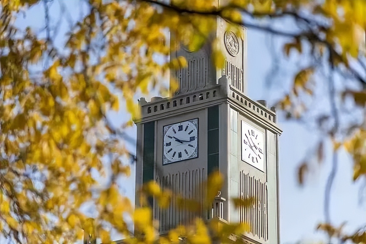 中国大学校徽宇宙的尽头，是消消乐吧？