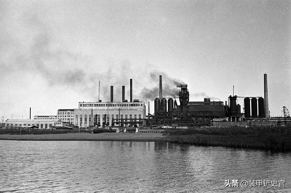 亚速钢铁厂员工,亚速钢铁厂当地工人