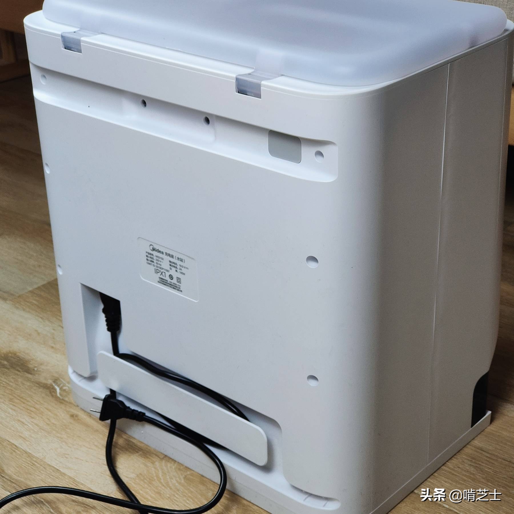 能扫能拖地的扫地机,美的w11扫地机器人如何清洗