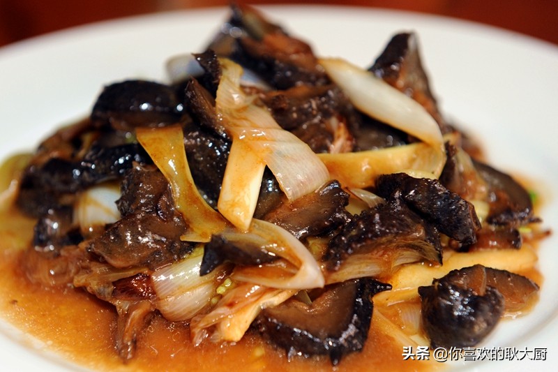 鲁菜正宗京葱爆海参做法,鲁菜大师高炳义制作葱烧海参视频