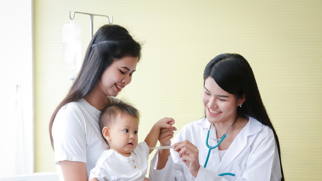 秋季宝宝呕吐腹泻发烧怎么回事,秋季腹泻反复发烧怎么办