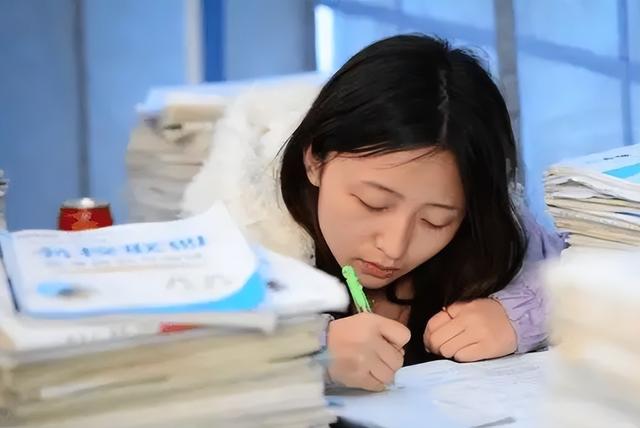 95后女孩从设计院辞职当保安,95后女生放弃高薪