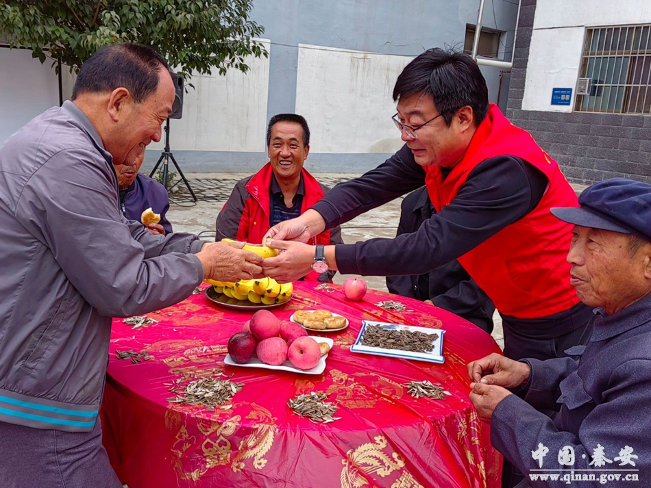 九九重阳节浓浓敬老情的照片,重阳节主题感恩重阳浓浓敬老情