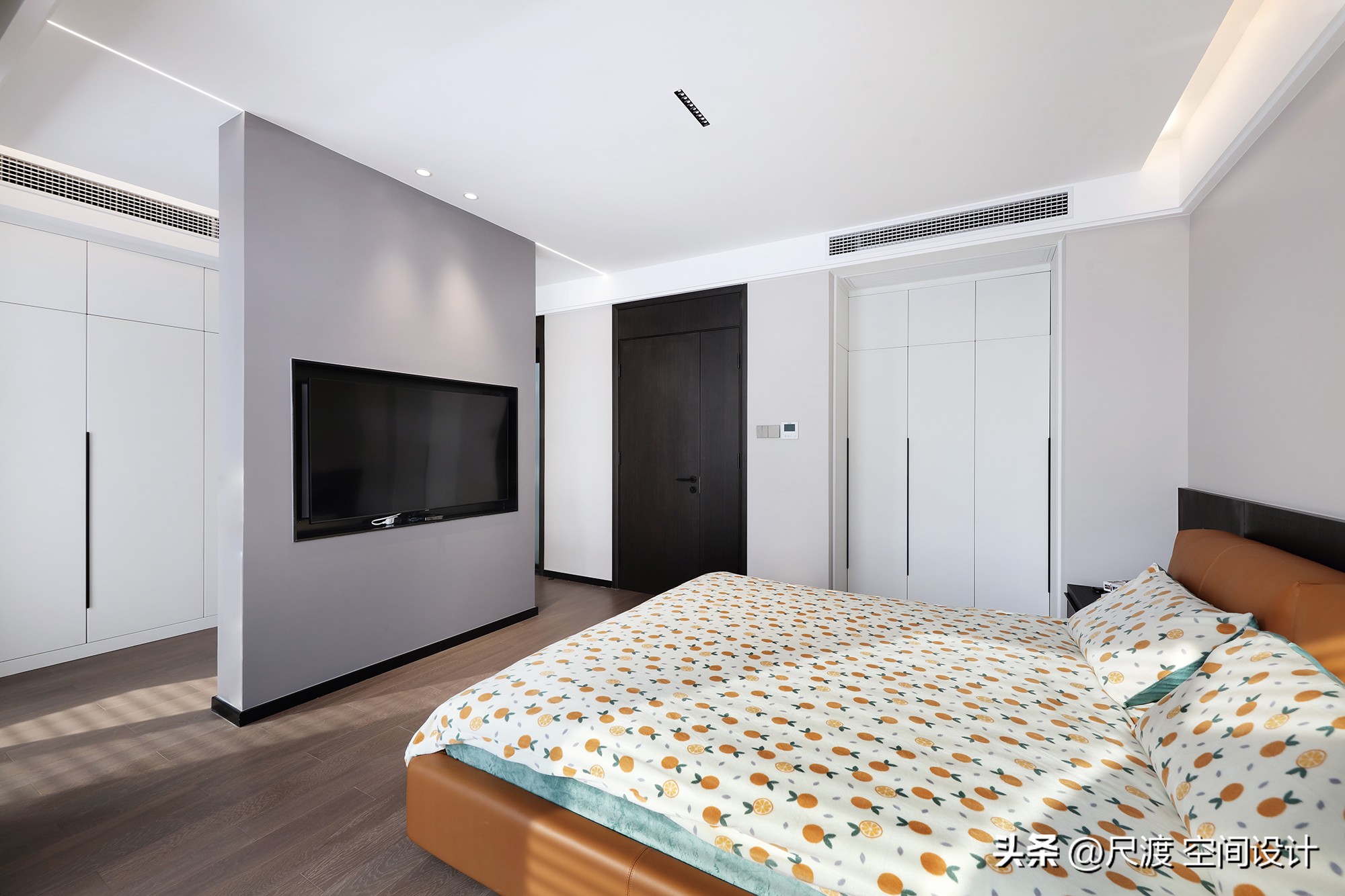 经典的黑白灰风格,高级耐看的极简黑白灰