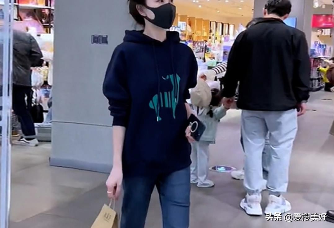 便宜又好看的卫衣店铺推荐,有哪些好看的卫衣店铺基础款