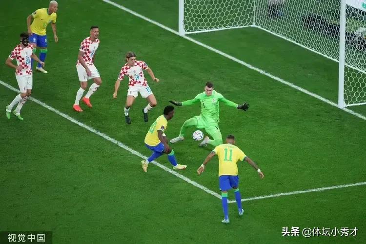 因为巴西爆冷，脸已经被打肿半边，下半区今晚精彩继续，剧本有变