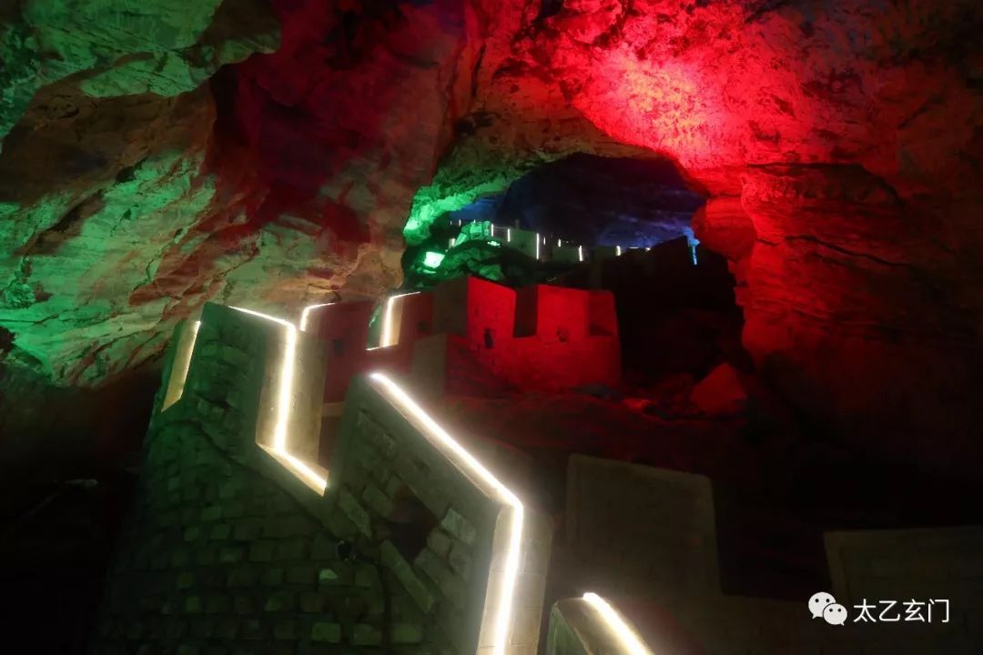北京八奇洞显圣龙潭,最近发现的最大溶洞