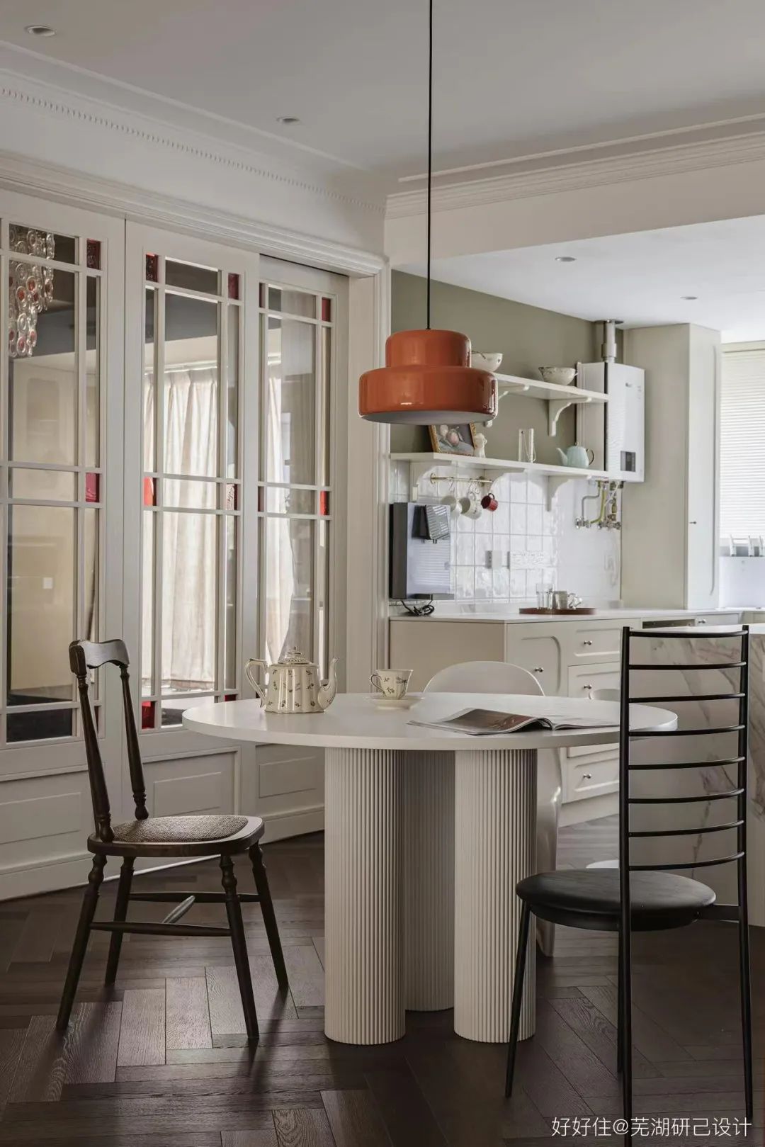 入户门正对次卧户型,长条户型进门对着次卧