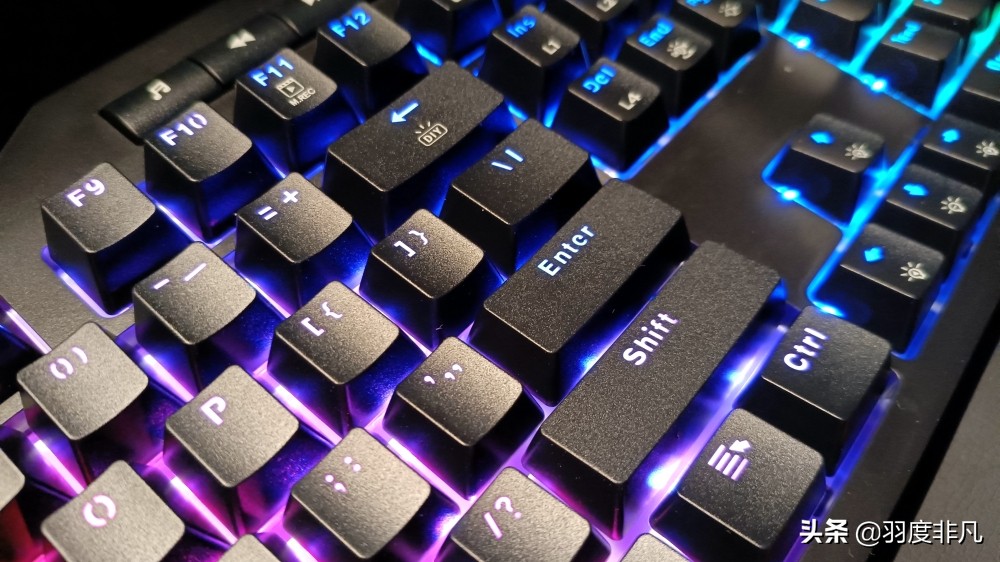 文字工作者用上电竞键鼠是什么体验？上手腹灵套装，点赞按键体验