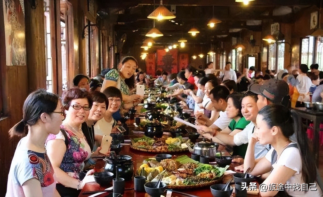 贵州西江千户苗寨旅游攻略,贵州西江千户苗寨一日游攻略