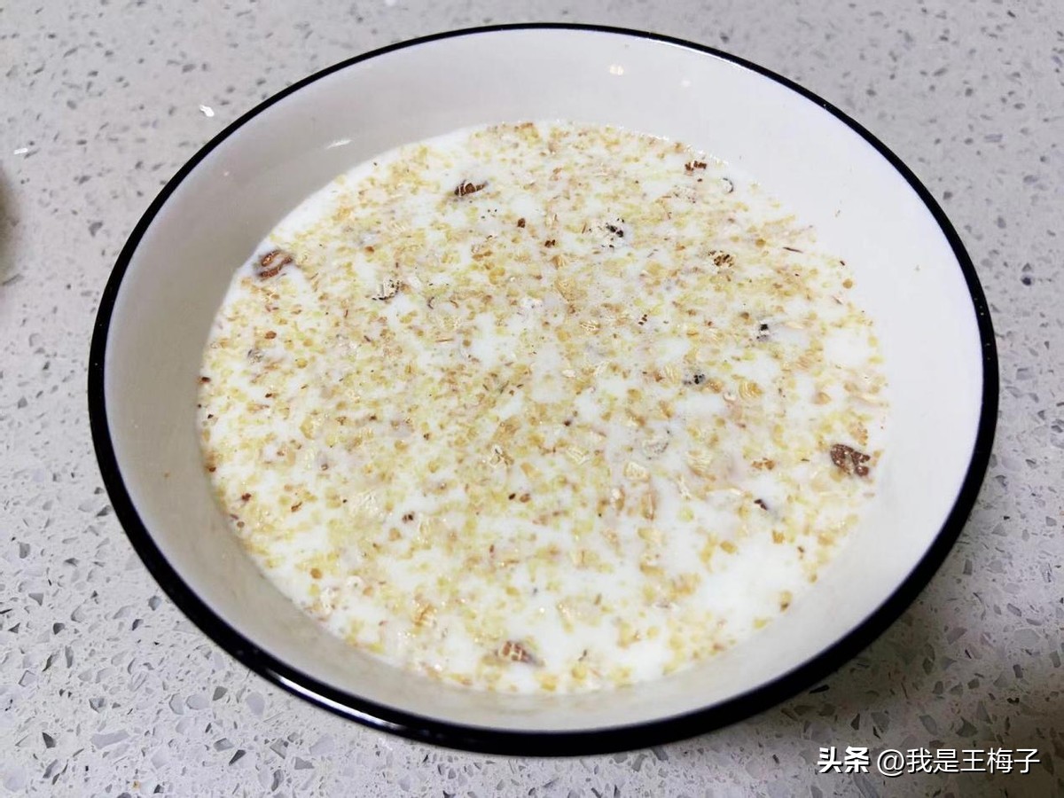 买燕麦片，贵的和便宜的哪种更好？区别可大了，不懂别乱买