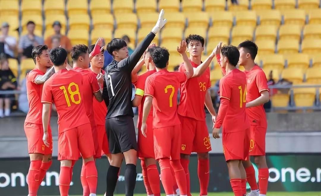 国足阵容和战术,国足教练组阵型