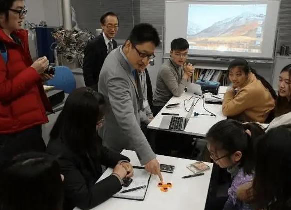 34岁研究生与父母天人永隔，不懂得拒绝的孩子，长大很容易吃亏