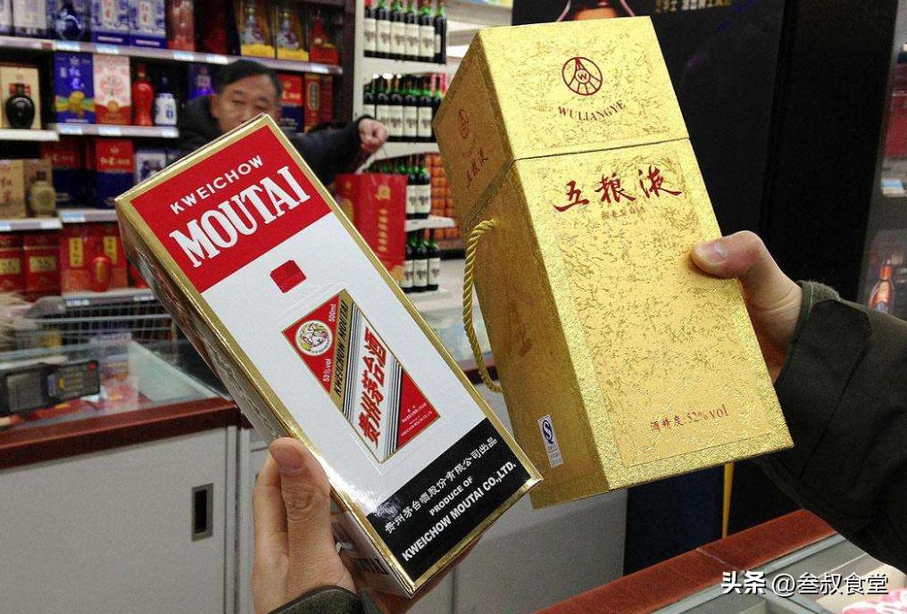 俄罗斯超过千家公司出逃，超市酒水售空，中国白酒能否顺势出口？