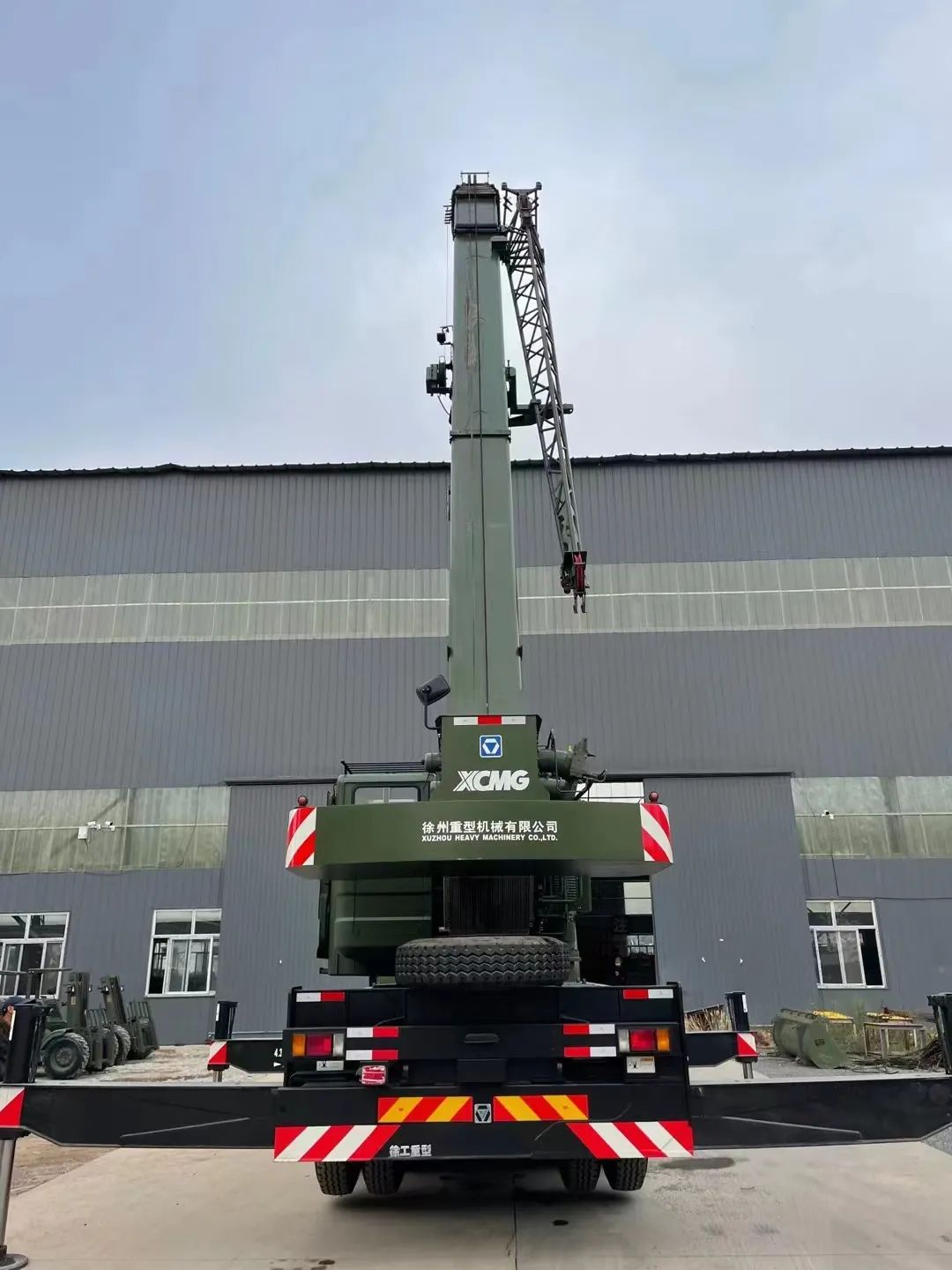 部队退役军车8x8,部队官兵退役前的拉练