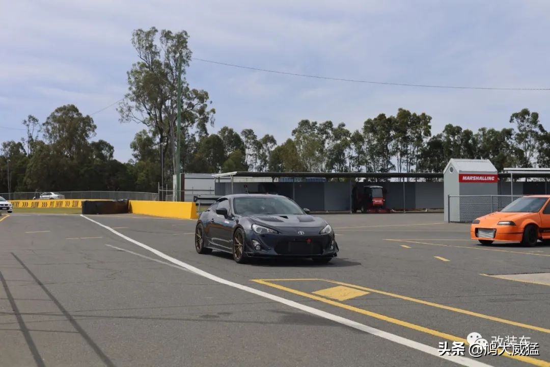 赛车模拟器卡丁车,赛车模拟器和卡丁车