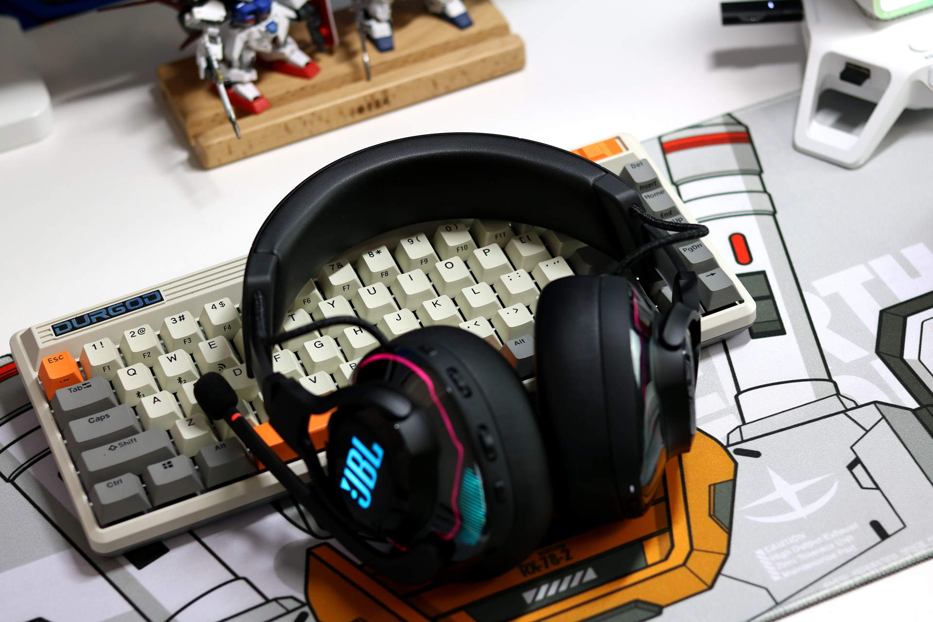 2000块钱买个蓝牙音箱值吗,专业人士jbl头戴式耳机推荐