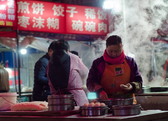 亲哥哥借弟弟几十万元钱不还,哥哥借我钱一直不还我怎么要