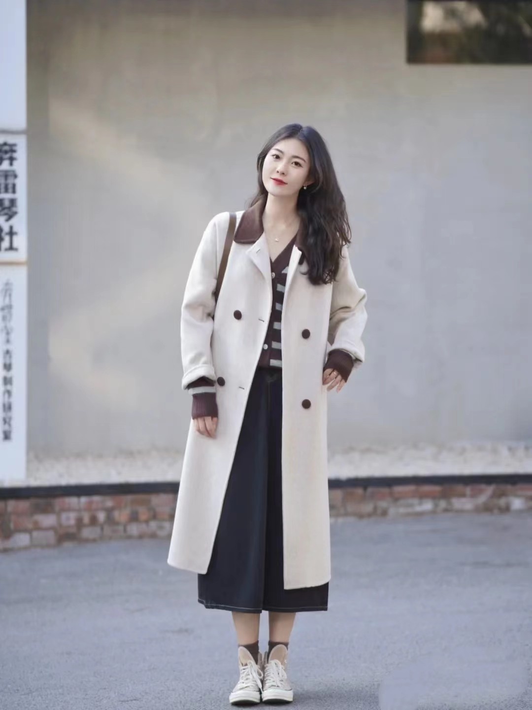 想穿的休闲大衣应该选择什么颜色,双面呢大衣穿什么颜色显高级感