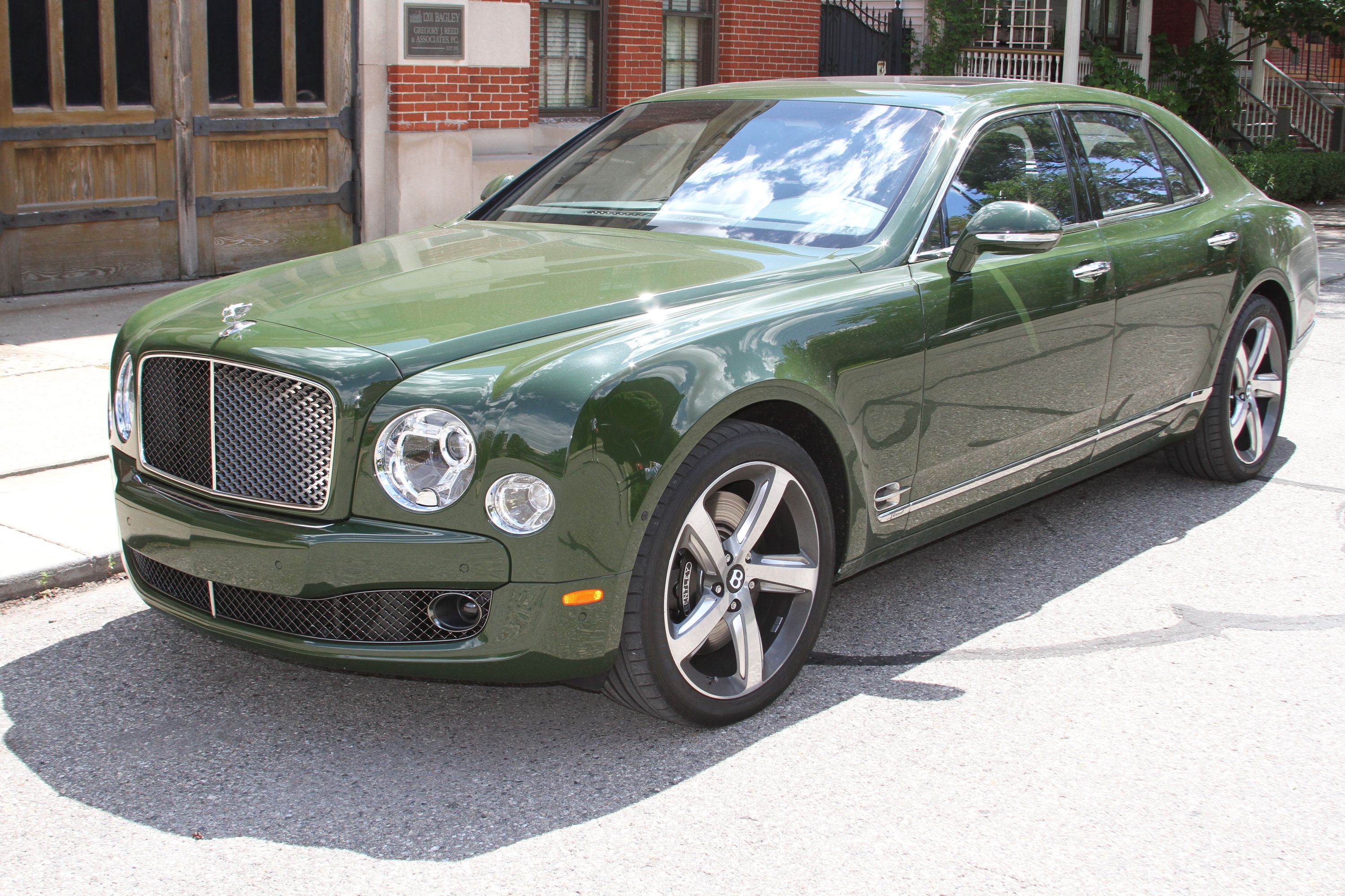 慕尚为什么比幻影豪华,慕尚停产了幻影为什么不会停产