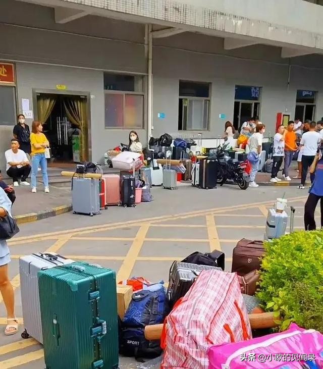 90后打工3年存5万,进厂打工的大学生四年存50万