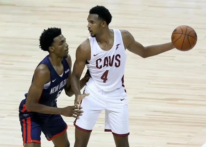 本赛季一鸣惊人的六大球星,哈利波顿低薪高能,福克斯华丽转身