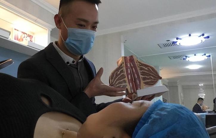 90后转行做月嫂,90后小伙转行做催乳师