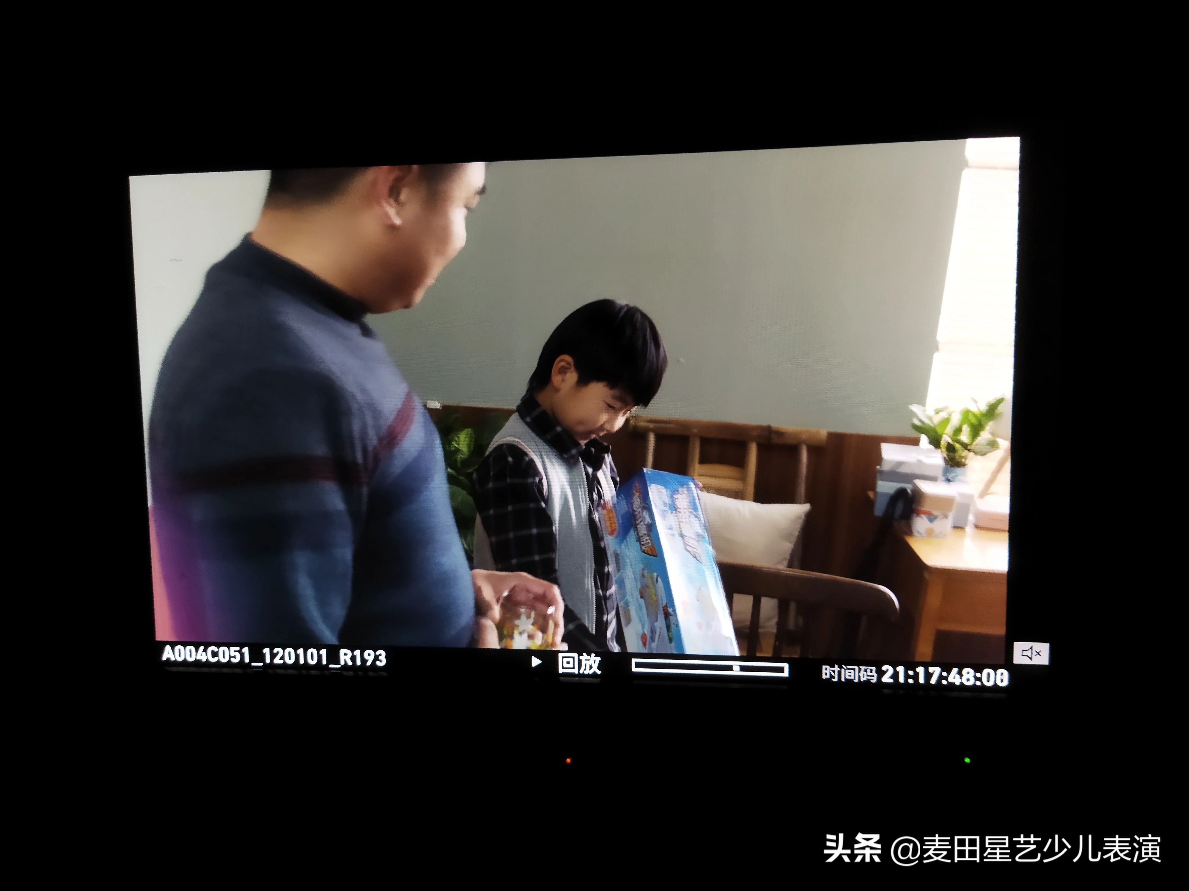 美团外卖换新logo!麦田星艺刘嘉赫、周子淇出演美团外卖宣传片