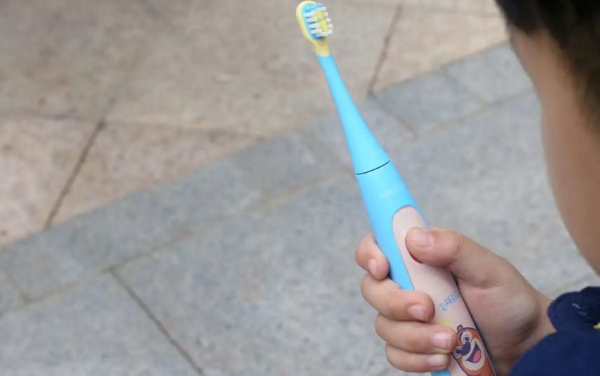 儿童用电动牙刷对牙齿好吗,小朋友新长的牙可以用电动牙刷吗