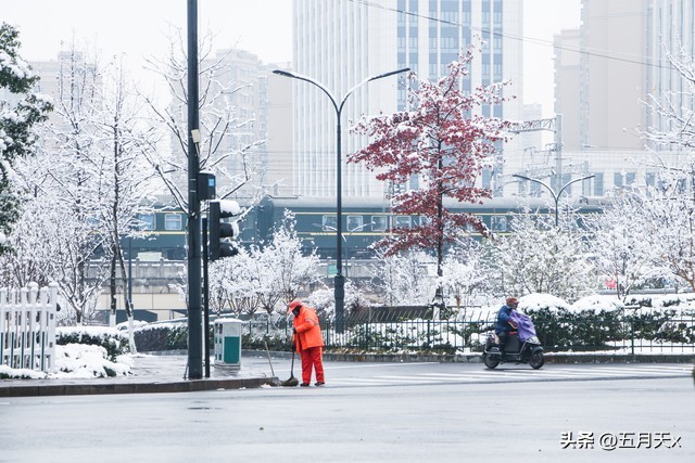 致敬为城市奉献的人,致敬城市最美的人