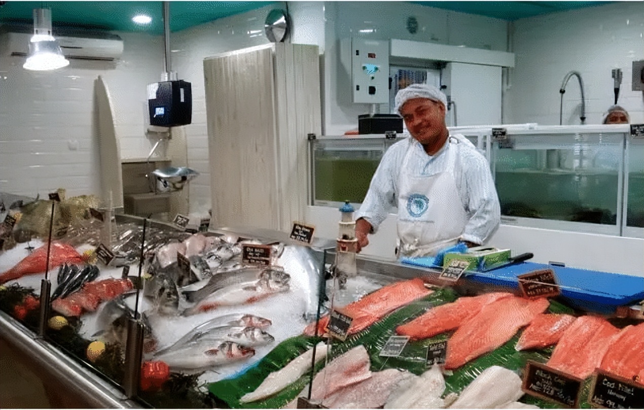 在迪拜居住的消费水平高吗,迪拜富裕的真实生活