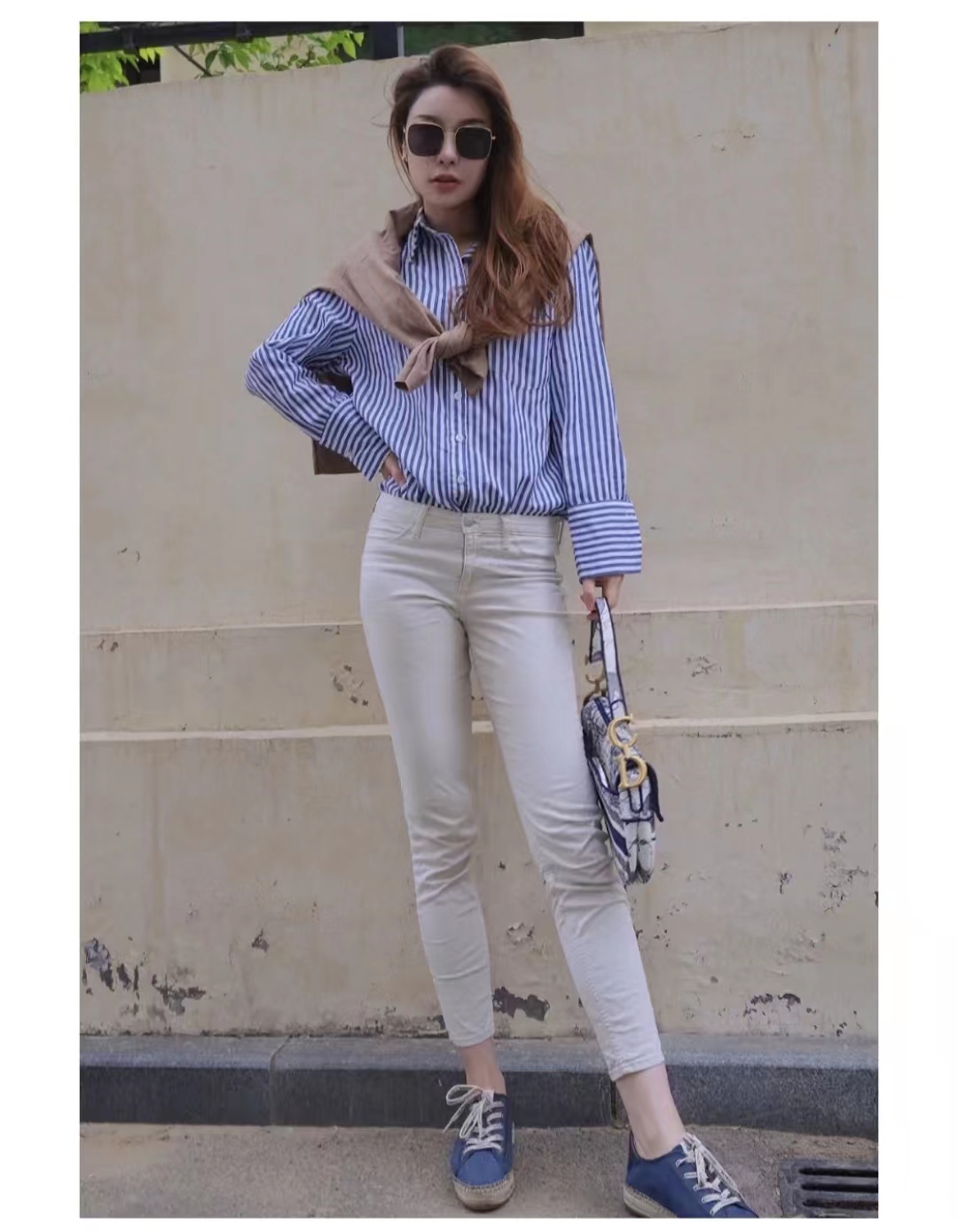红色条纹衬衫配什么裤子,燕麦裤子搭配蓝白条纹衬衫好看吗
